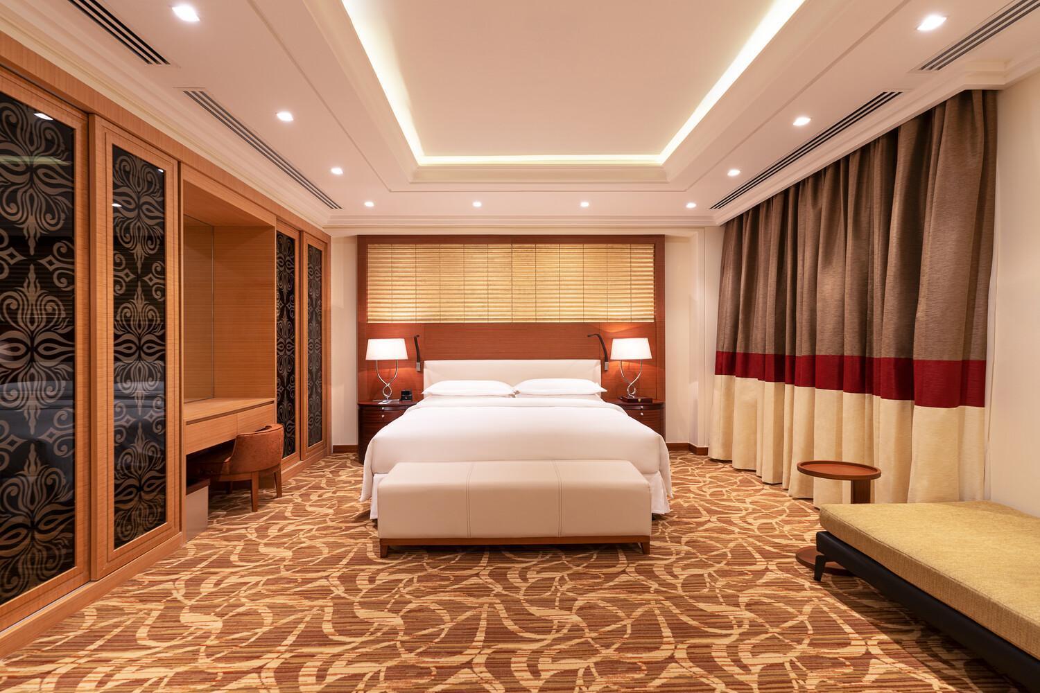 Sheraton Jeddah Hotel - Saudi Brothers Commercial Company Branch Экстерьер фото A bedroom at the hotel