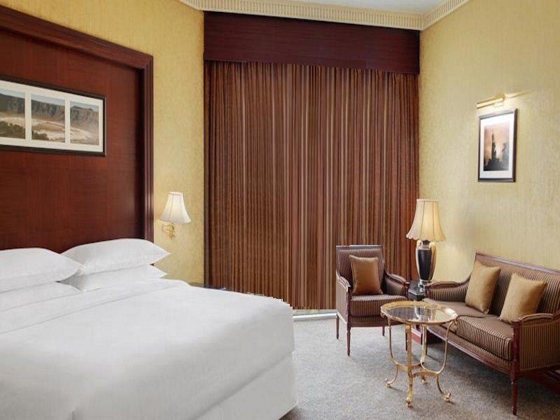 Sheraton Jeddah Hotel - Saudi Brothers Commercial Company Branch Экстерьер фото Deluxe room